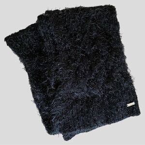 🌺 Calvin Klein Black Eyelash Fuzzy Texture Cozy Black Small Scarf